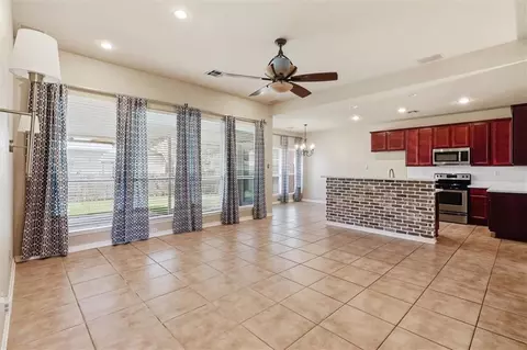Living - 70021 3rd St, Covington, LA 70433 photo 1 of 4
