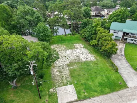 3074 S Palm Dr, Slidell, LA 70458