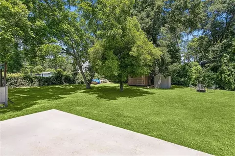 Exterior - 220 E 8th Ave, Covington, LA 70433 photo 3 of 6