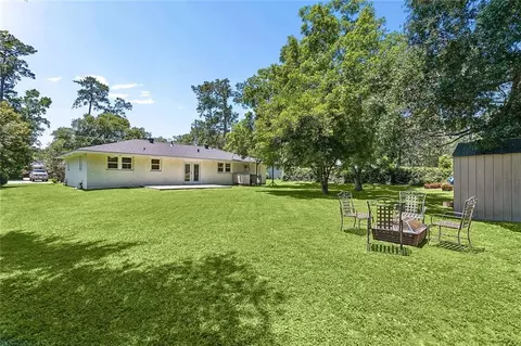 Exterior - 220 E 8th Ave, Covington, LA 70433 photo 4 of 6