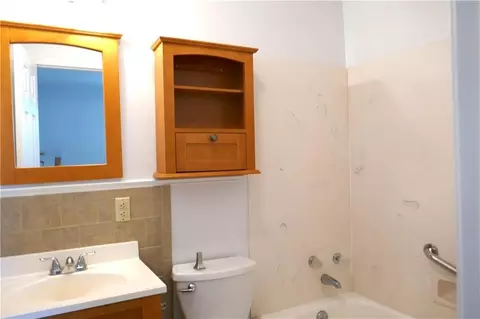 Bath - 153 Clemson Dr, Kenner, LA 70065 photo 1 of 3