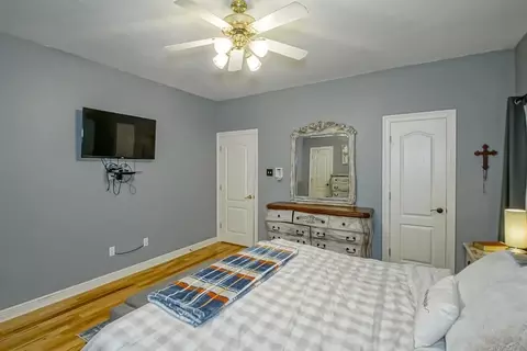 Bedroom - 121 Saint John St, Luling, LA 70070 photo 2 of 5