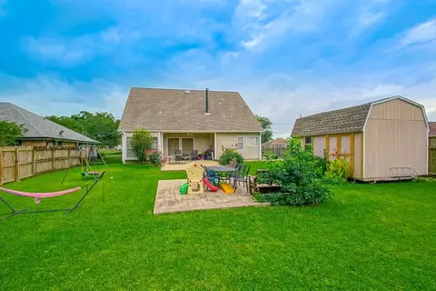 Exterior - 121 Saint John St, Luling, LA 70070 photo 4 of 5