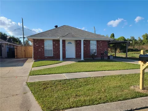 3820-3822 Juno Dr, Chalmette, LA 70043