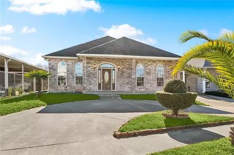 121 Andre Dung Lac Dr, Avondale, LA 70094