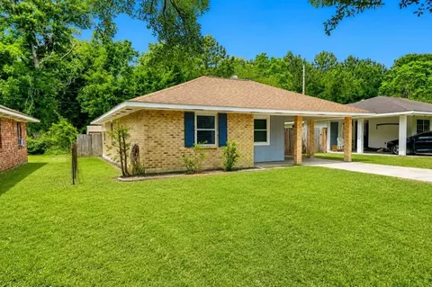 25623 Rosedown Dr, Denham Springs, LA 70726