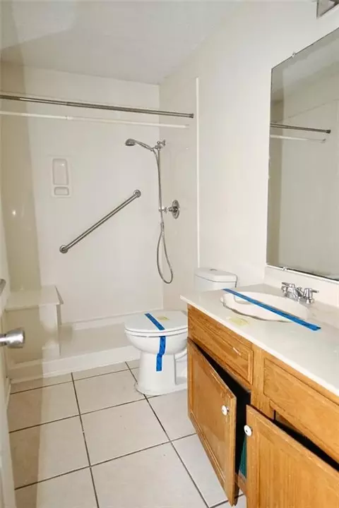 Bath - 304 Coronado Dr, Luling, LA 70070 photo 3 of 3