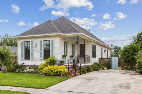 1929 Mehle St, Arabi, LA 70032