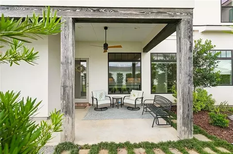 Exterior - 564 Bocage Ct, Covington, LA 70433 photo 6 of 7