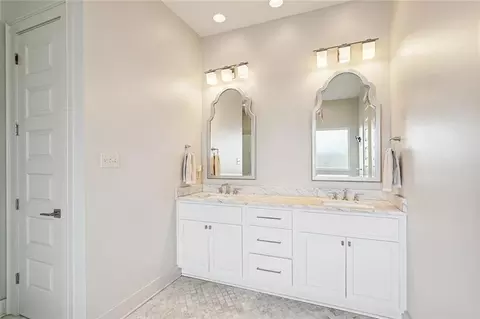 Bath - 564 Bocage Ct, Covington, LA 70433 photo 3 of 4