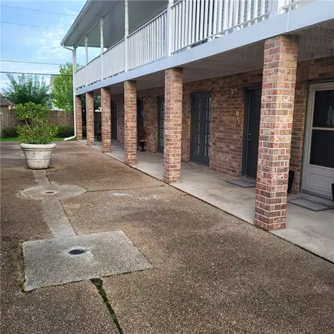 56 Carriage Ln #C, Destrehan, LA 70047