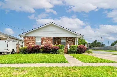401 Wallace Dr, New Orleans, LA 70122