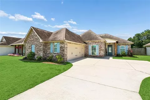 31357 Sweetwater Ridge Dr, Walker, LA 70785