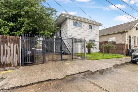 2114 Toledano St, New Orleans, LA 70115