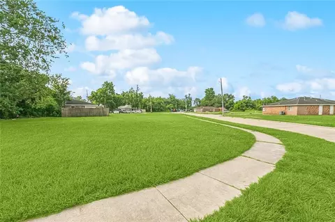 2801-03 Daniel Dr, Violet, LA 70092 photo 4