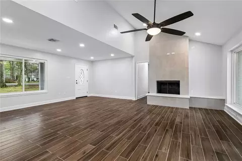 Living - 70 Hyacinth Dr, Covington, LA 70433 photo 1 of 3