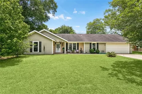 517 Barbara Pl, Mandeville, LA 70448