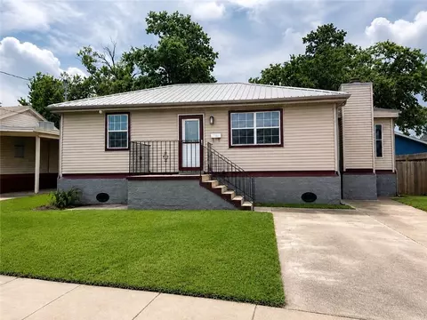 1108 Evergreen Dr, Gretna, LA 70053
