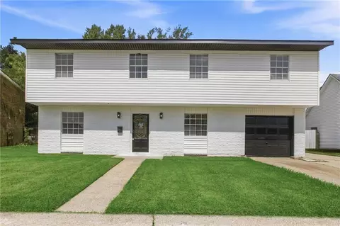 1825 Acadia Dr, Laplace, LA 70068