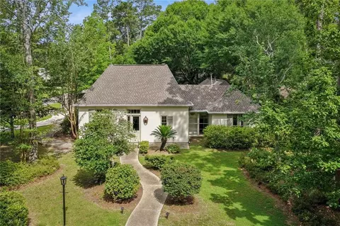 48 Audubon Lake Dr, Mandeville, LA 70471