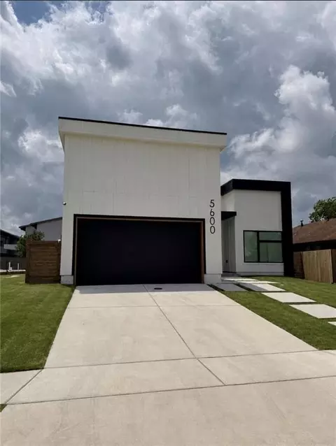 5600 Clements Dr, New Orleans, LA 70126