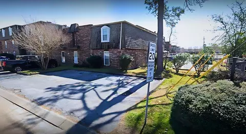 6200 Riverside Dr #500, Metairie, LA 70003