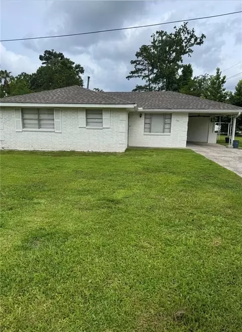756 Atalin St, Mandeville, LA 70448