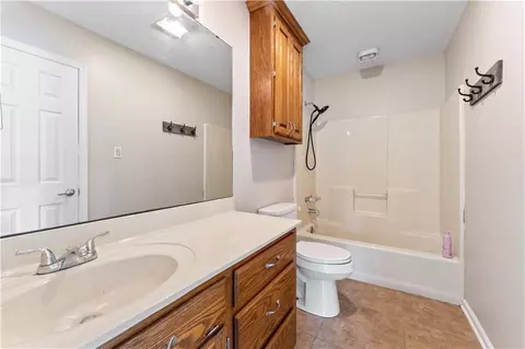 Bath - 31427 Judith Dr, Springfield, LA 70462 photo 2 of 3