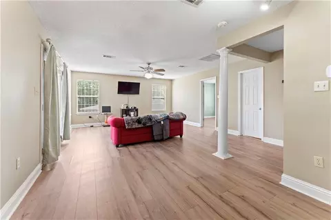 Living - 31427 Judith Dr, Springfield, LA 70462 photo 4 of 5