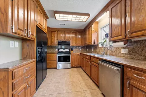 Kitchen - 31427 Judith Dr, Springfield, LA 70462 photo 1 of 2