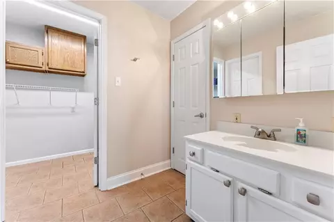 Bath - 31427 Judith Dr, Springfield, LA 70462 photo 1 of 3