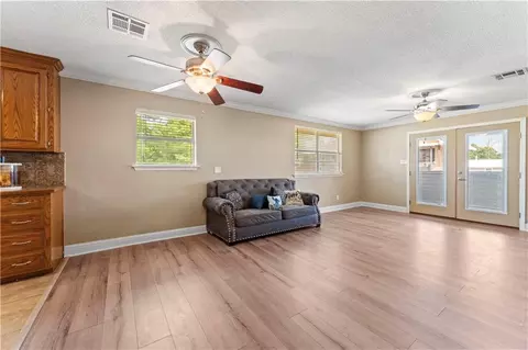Living - 31427 Judith Dr, Springfield, LA 70462 photo 2 of 5