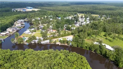 View/Area - 31427 Judith Dr, Springfield, LA 70462 photo 7 of 10