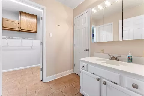 Bath - 31427 Judith Dr, Springfield, LA 70462 photo 1 of 3