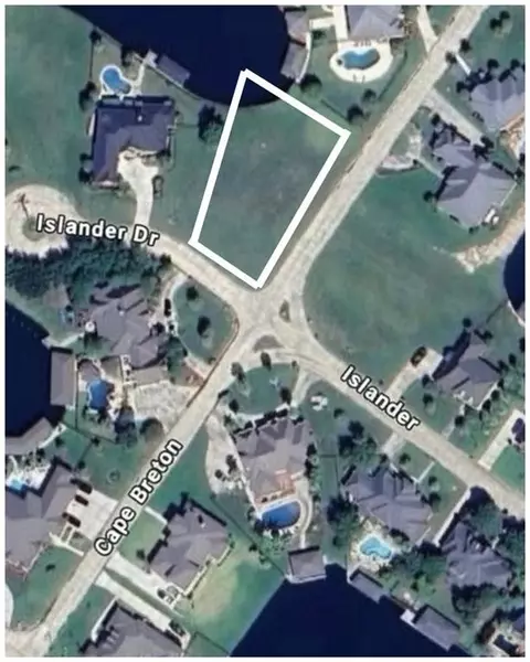 227 Islander Dr, Slidell, LA 70458