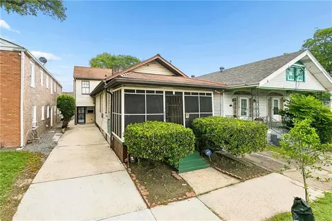8607 S Claiborne Ave, New Orleans, LA 70118