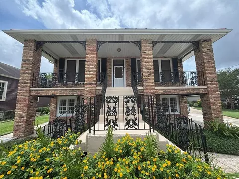426 1st Ave, Harvey, LA 70058