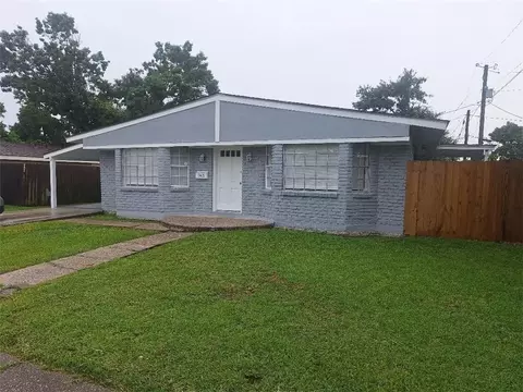 342 Cherry Blossom Ln, Gretna, LA 70056