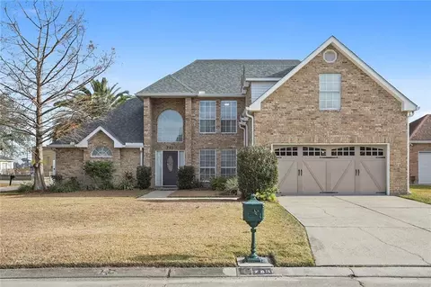 701 Church Pointe Dr, Belle Chasse, LA 70037