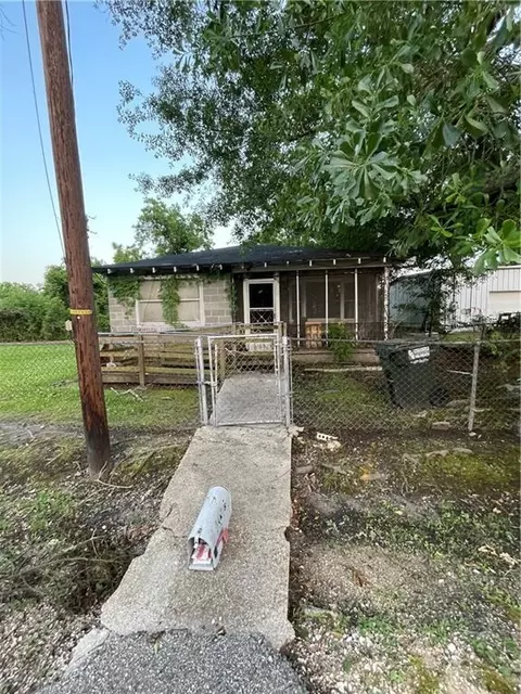 915 Adair St, Mandeville, LA 70448