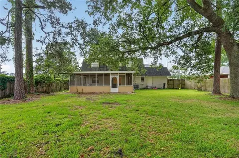 Exterior - 1073 9th St, Slidell, LA 70458 photo 3 of 3