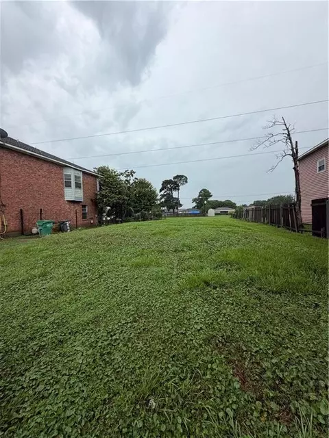 264 Southwood Dr, Gretna, LA 70056