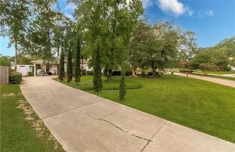 Exterior - 615 River Oaks Dr, Covington, LA 70433 photo 4 of 5