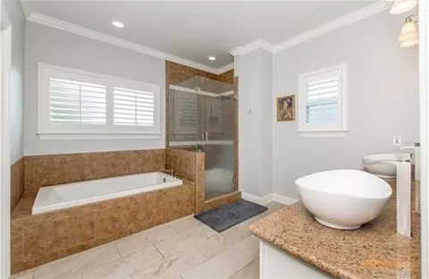 Bath - 615 River Oaks Dr, Covington, LA 70433 photo 2 of 5