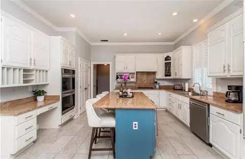 Kitchen - 615 River Oaks Dr, Covington, LA 70433 photo 1 of 6