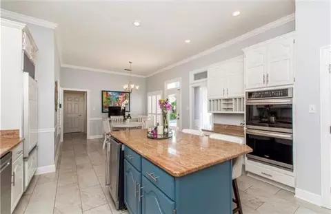 Kitchen - 615 River Oaks Dr, Covington, LA 70433 photo 3 of 6