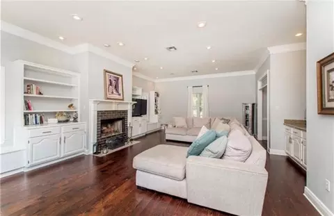 Living - 615 River Oaks Dr, Covington, LA 70433 photo 3 of 4