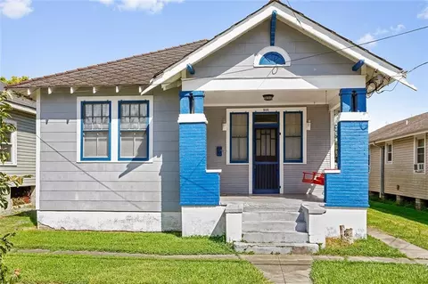 516 Monroe St, Gretna, LA 70053