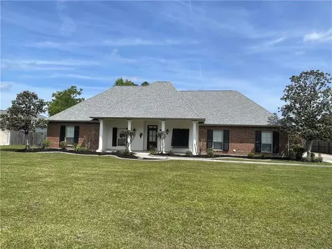 40183 Azalea Dr, Ponchatoula, LA 70454