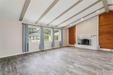 Living - 802 Franklin Ct, Slidell, LA 70458 photo 2 of 2